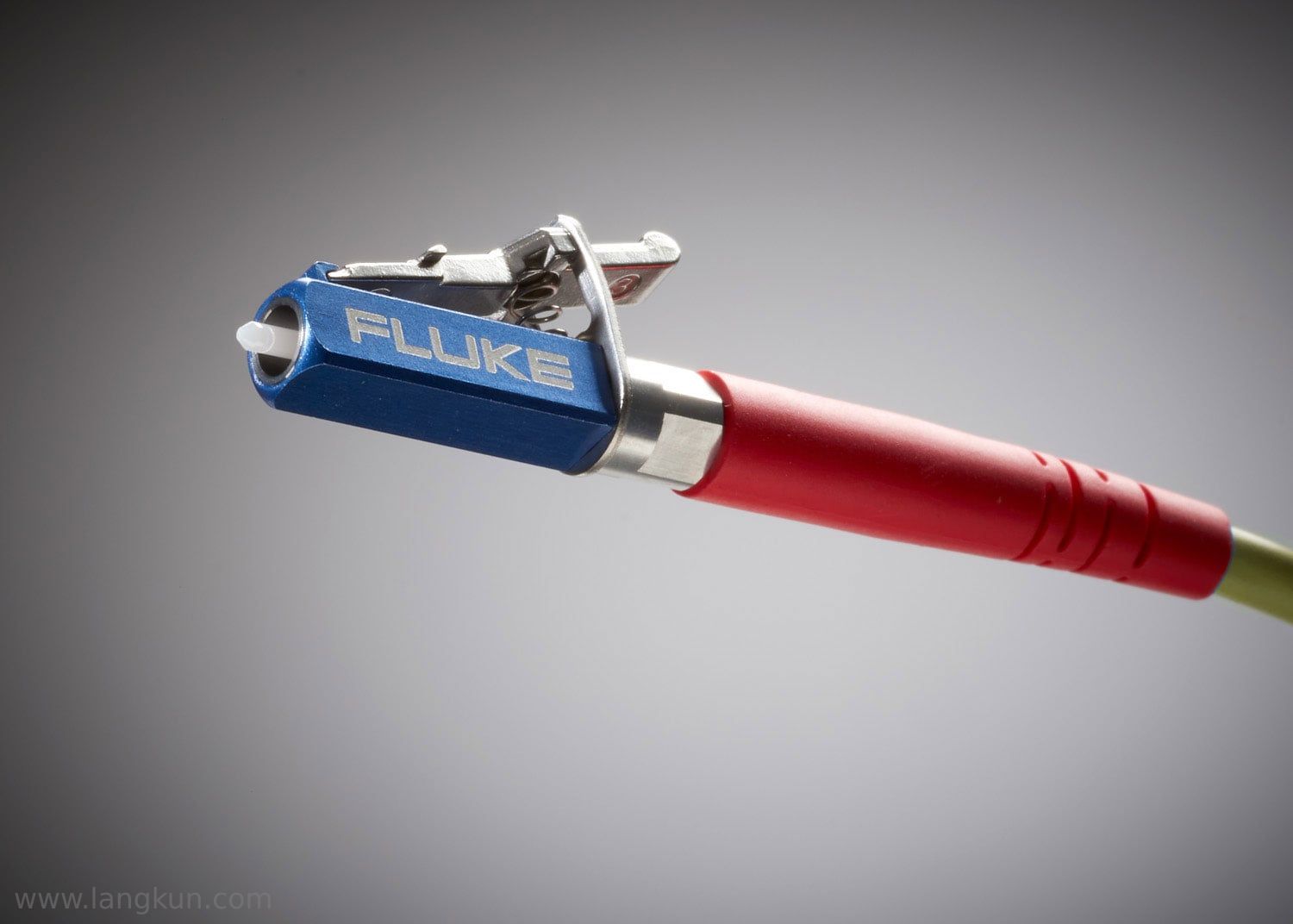 Fluke Networks Metal LC Connectors with Rounded Corners to Guide In Fluke Networks 金属LC连接器,带圆角用于引导进入
